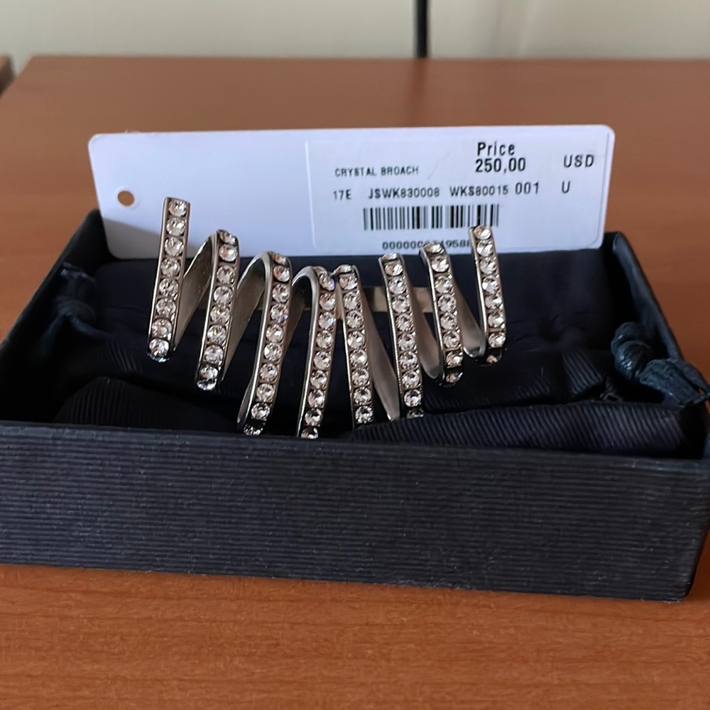 - Beautiful Crystal Jill Sander broach